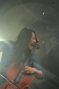 rocking waaay out on his cello, Joe Kwon works the lens flair 