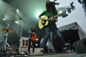 Seth Avett conditions his hair with ROCK & ROLL!